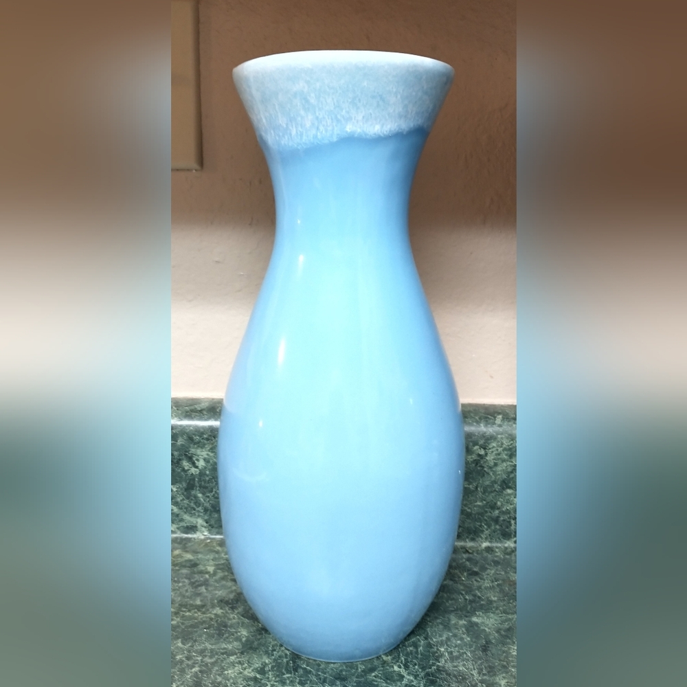Vintage Blue & White Drip Glaze Two Toned Tall Bulbous Vase HULL USA 39